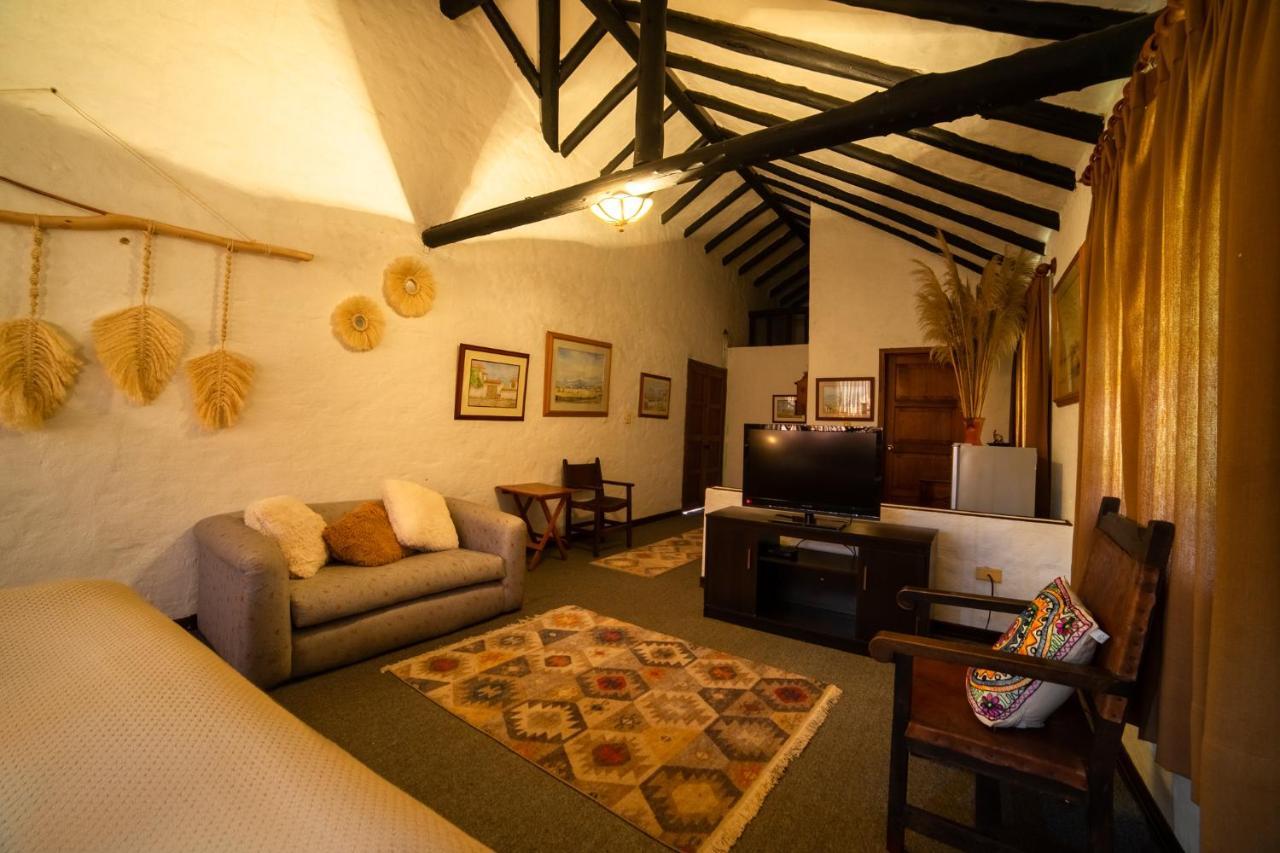 Hostal San Nicolas Ubate Exterior photo