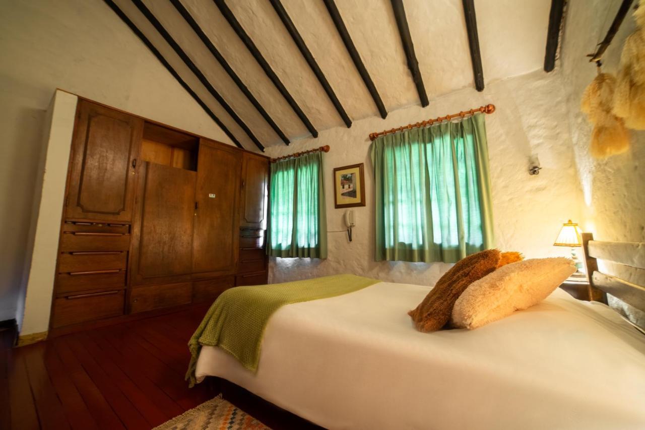 Hostal San Nicolas Ubate Exterior photo
