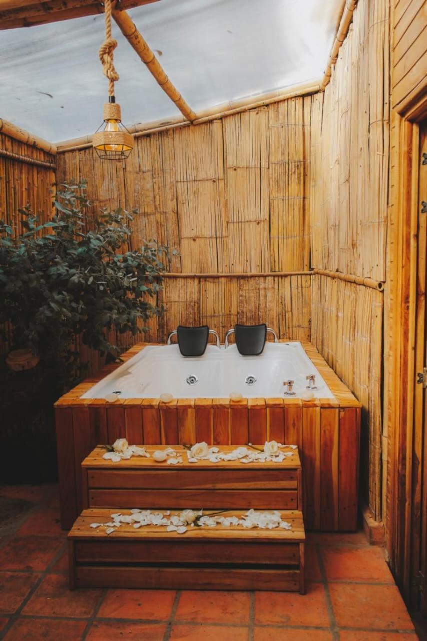 Hostal San Nicolas Ubate Exterior photo